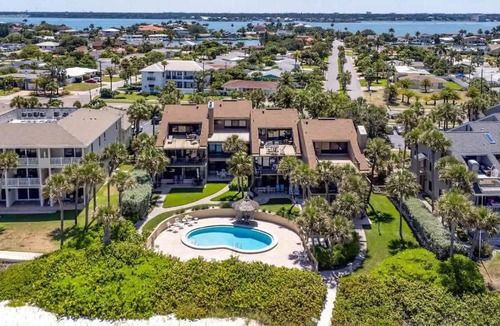 Belleair Beach Apartment | La Concha 2