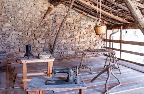 Tavernerio Bed & Breakfast | La Corte Rooms and Home Restaurant - free parking - 10 minutes to the lake and centre