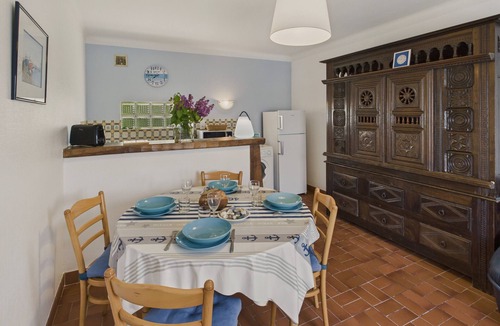 Guilvinec Ski Chalet | La Corvette – Thatched Cottage with Garden for 4