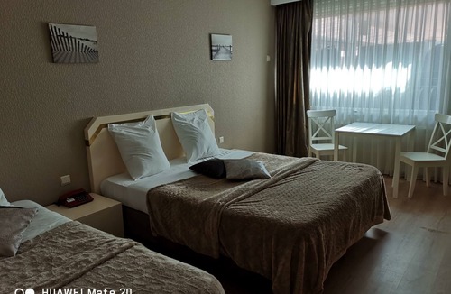 Philippeville Hotel | La Cote d'Or