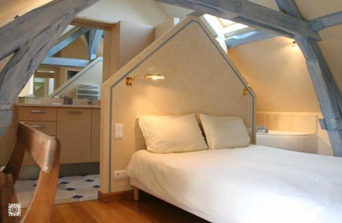 La Chapelle-sur-Oreuse House | la cour d'eloyse