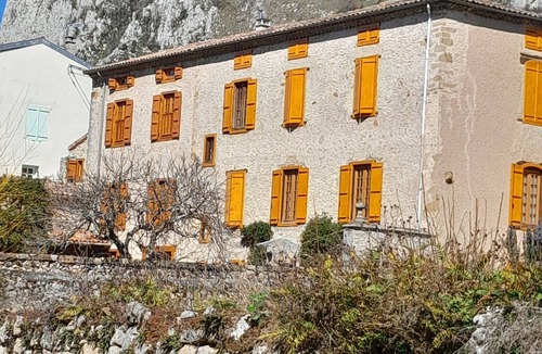 Roquefixade House | La Cousteto accommodation in a 17th century fortified house