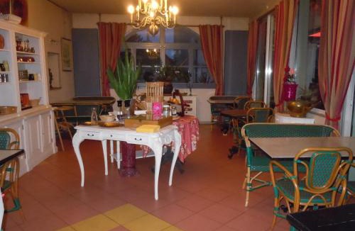 Montrichard Hotel | La Croix Blanche