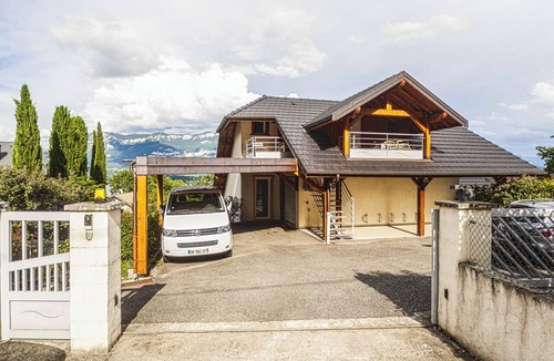 Le Bourget-du-Lac House | La Dent du Chat: Sophie’s pearls: