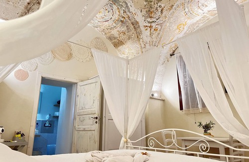 Isola del Borgo Antico Bed & Breakfast | La Dimora Degli Dei