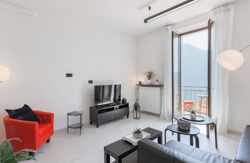 Moltrasio Apartment | La Dolce Vista