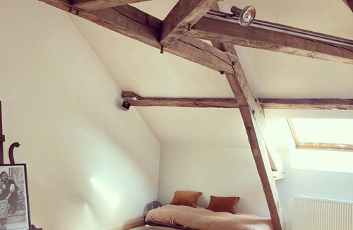 Lignieres-Orgeres Bed & Breakfast | La Doucelle, Maison D'hôtes et de Culture, Ancien Presbytère et Parc Paysager