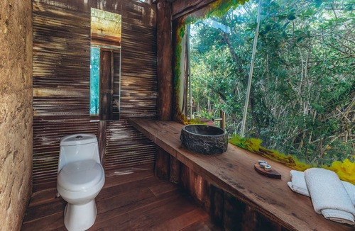 Huay-Pix Hotel | La Embajada Universal - The Eighth Color of Bacalar