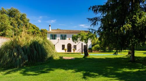 Constantina Villa | La Escribana