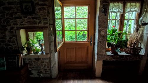 Ambronay House | La Ferme Biscot Charme et Nature à 45 minutes de Lyon
