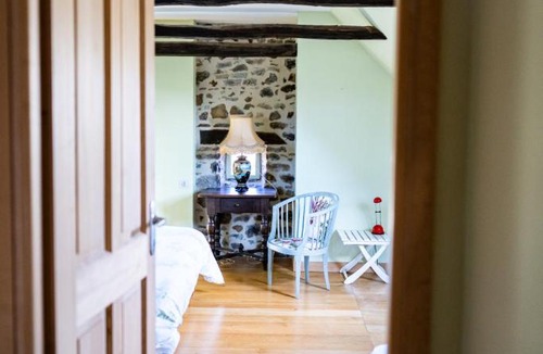 Larodde House | La Ferme du Chabanais Grand gîte 14 personnes entre lacs et Sancy