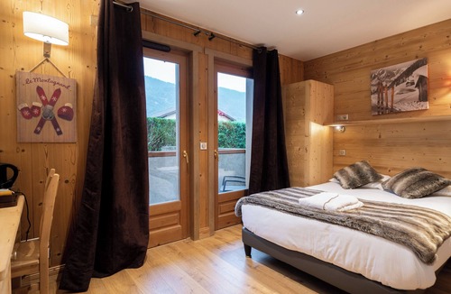 Thyez Hotel | La Ferme du Lac