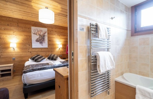 Thyez Hotel | La Ferme du Lac