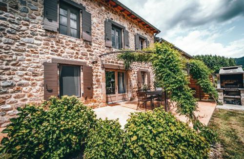 Labatie-d'Andaure House | La Ferme du Vallon by ExplorHome