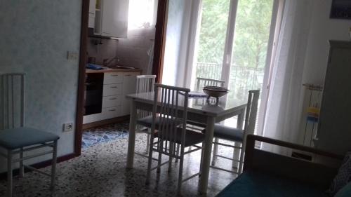 Roiano-Gretta-Barcola-Cologna-Scorcola Apartment | La finestra sul bosco