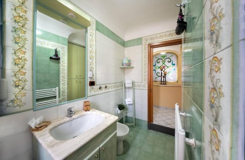 Ischia Porto Bed & Breakfast | La Finestra Sul Mare