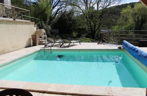 Saint-Paul-le-Jeune Apartment | La Fontaine De Gadilhe avec piscine