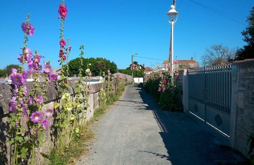 Saint-Denis-d'Oleron House | La Forge in Dédé: Apartment 2 to 4 people with small Private Spa FR15LWC2