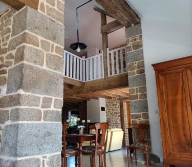 Saint-Georges-de-Reintembault House | La Rezendine
