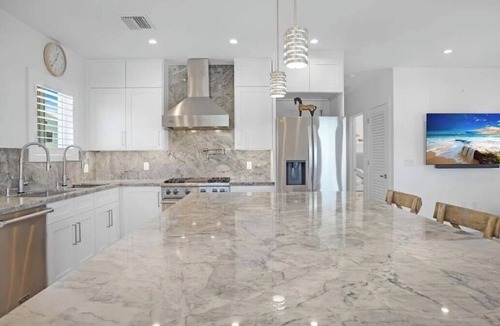 Twin Lakes House | La Fuentes
