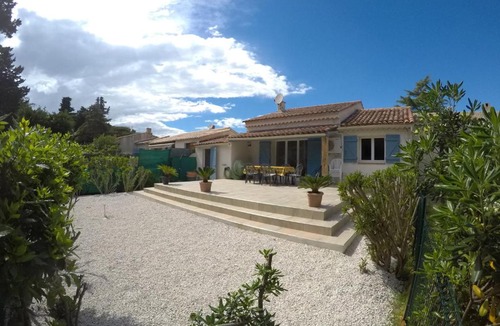 Plage de la Garonnette Apartment | La Garonnette - 150m de la plage