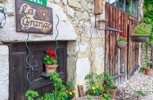 Saint-Pierre-d'Entremont House | La grange & l'arrosoir - four seasons in the heart of Chartreuse