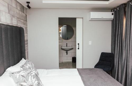 Kempton Park House | La Grace