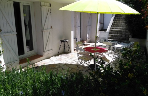 Ceyreste House | La Granette ground floor of provencal villa