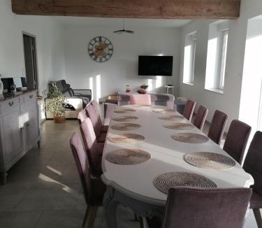 Binas House | La grange de Binas, grande maison spacieuse avec jardin