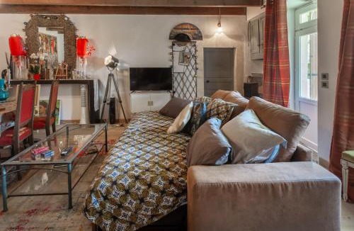 Champagne-le-Sec House | La Grange des zarts