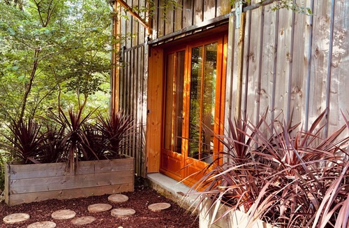 Couze-et-Saint-Front Cabin | "La grange dans les arbres" suspended terrace and Nordic bath under the trees
