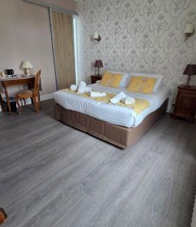 Saint-Vaast-la-Hougue Hotel | La Granitiere Maison de Charme