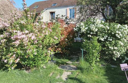 Arthonnay Bed & Breakfast | La Grille Fleurie, chambres d'hôte chez l'habitant