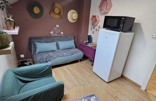 Cravanche House | La Halte D'Aristide - Parking