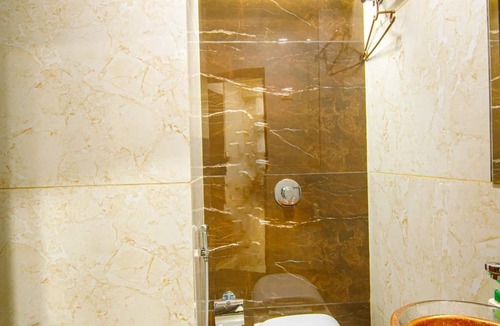 Kurla West Hotel | LA Hotel Metro