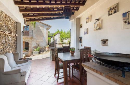 Els Hostalets de Pierola House | La Isla Verde