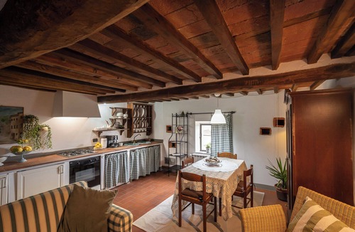 Massa e Cozzile Apartment | La Colombaia romantic apartment