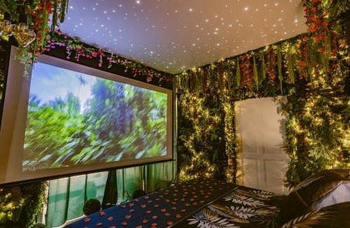 Mussidan Apartment | La Jungle Room