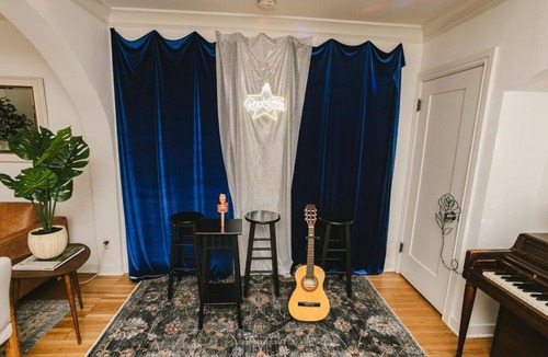 Somerset Apartment | LA Karaoke Fire Pit Ping-Pong Cowboy Pool