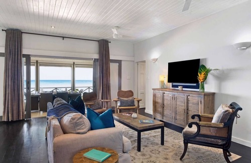 Gibbs Bay Apartment | La Lune Luxury apartment