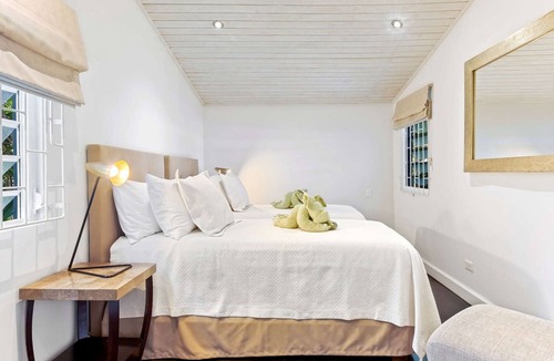 Gibbs Bay Apartment | La Lune Luxury apartment