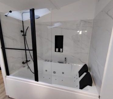 Seychalles House | La Lys Seychalloise avec Balneo et wifi