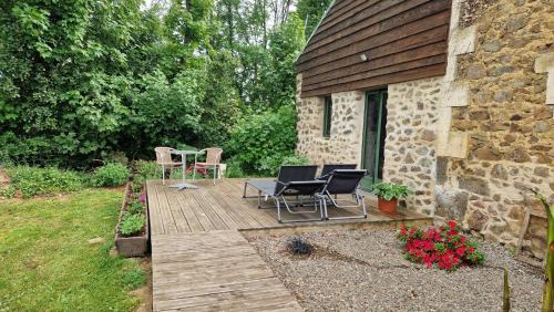 Saint-Quentin-sur-Charente Bed & Breakfast | La Maison Ronde