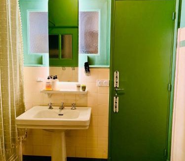 Espalion House | La Maison au toit vert