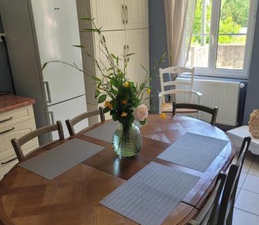 Poce-sur-Cisse House | La maison aux iris