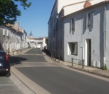 Dompierre-sur-Mer Villa | La Maison Blanche