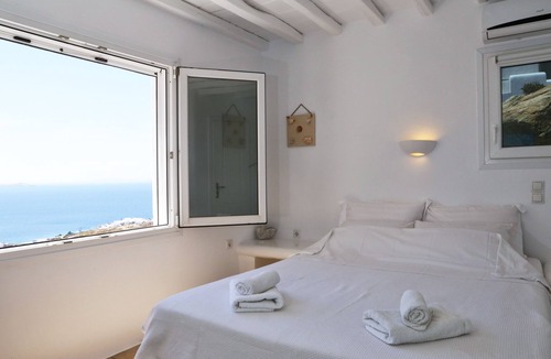 Agios Stefanos House | La Maison Blanche