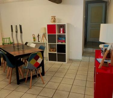 Rossillon House | La Maison bleue