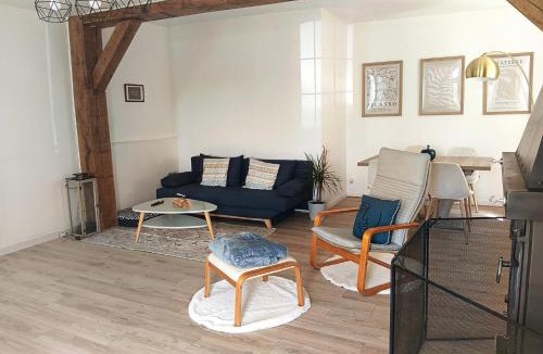 Paissy House | La Maison bleue Paissy