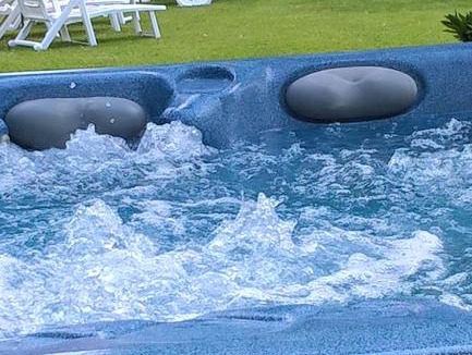 Saint-Privat-des-Pres House | 'La Maison Catalpa' French Farmhouse with Pool & Jaccuzi